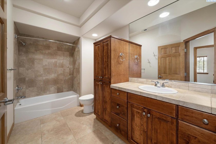MLS# 287131 Waterfront Living: Where Lifestyle Meets Luxury - photo 22