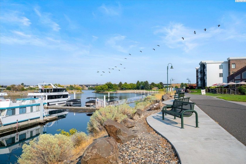 MLS# 287131 Waterfront Living: Where Lifestyle Meets Luxury - photo 25