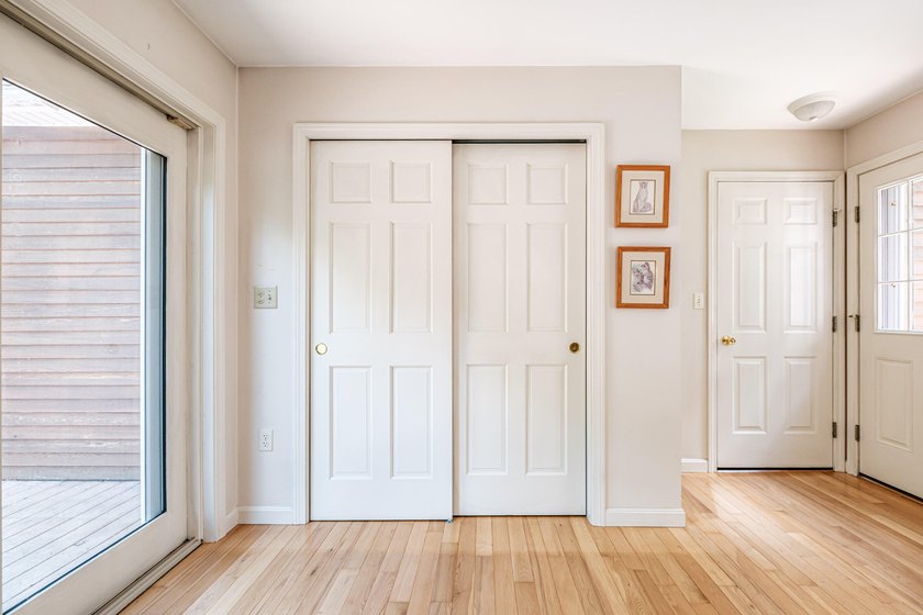 Timeless New England charm and warm character blend seamlessly - photo 10