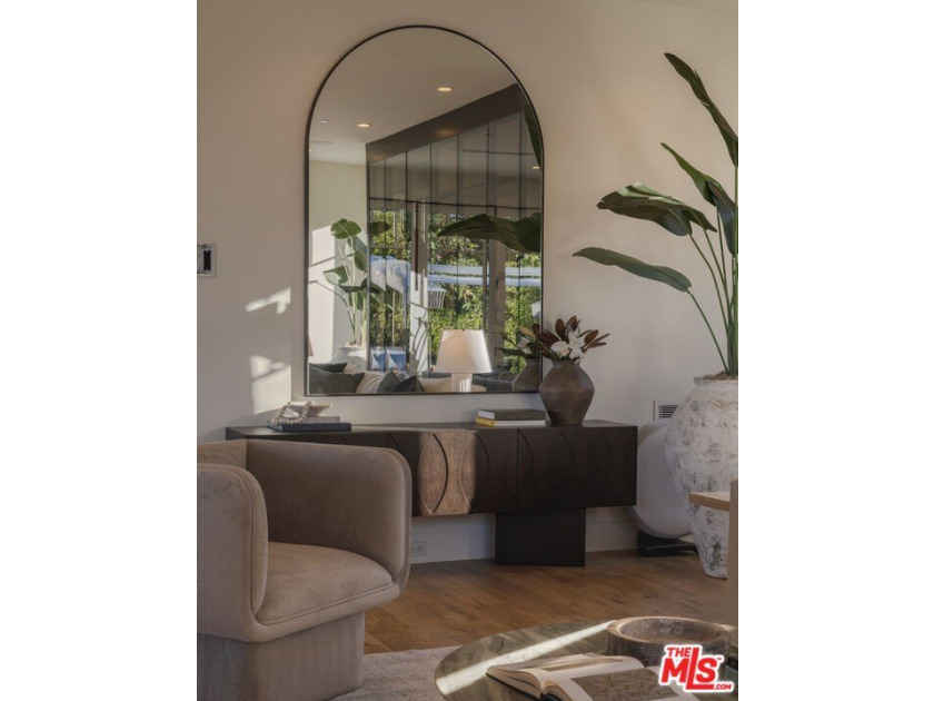 Pacific Palisades Modern Sophistication Meets Cape Code Elegance - photo 11