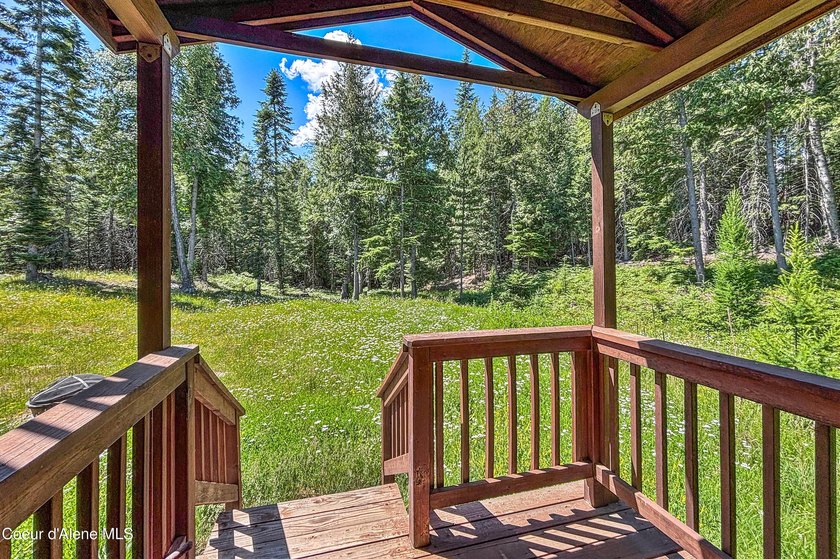 Privately sited on 5 acres with a beautiful mix of trees and - photo 12
