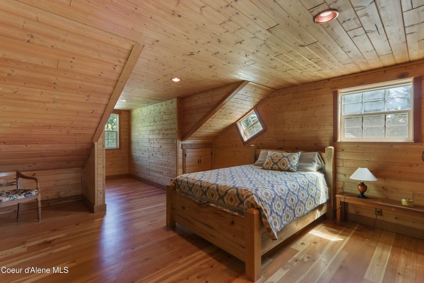 Privately sited on 5 acres with a beautiful mix of trees and - photo 15