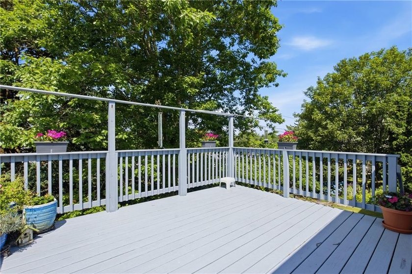 Welcome to 18 Continental Drive in desirable Middletown! This - photo 24