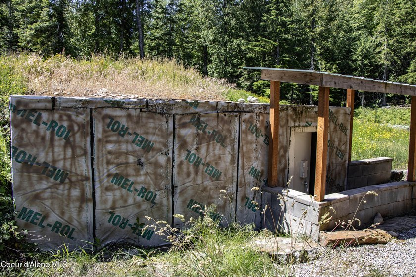 Privately sited on 5 acres with a beautiful mix of trees and - photo 33