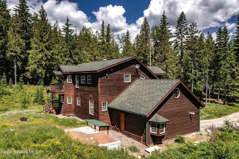 Privately sited on 5 acres with a beautiful mix of trees and - photo 37