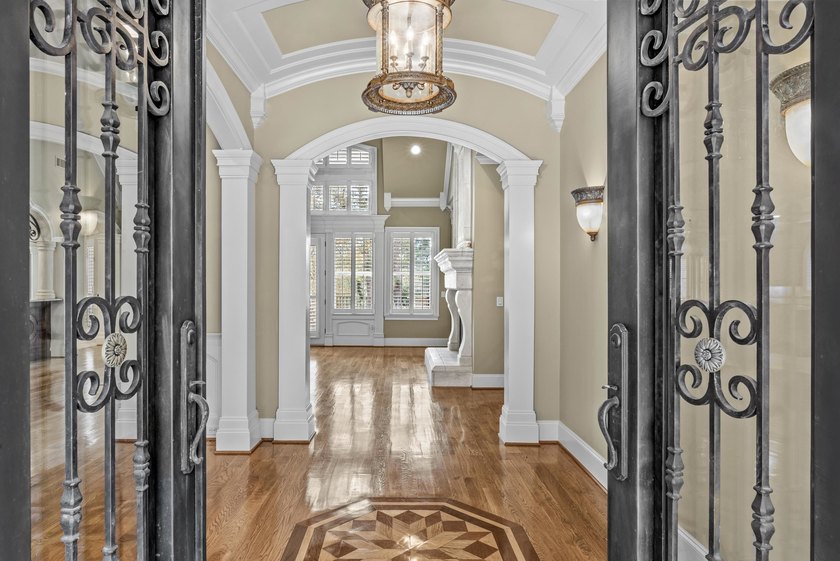 EXQUISITE CASTLE-LIKE ESTATE WITH SUNNING GOLF COURSE VIEWS ! - photo 7