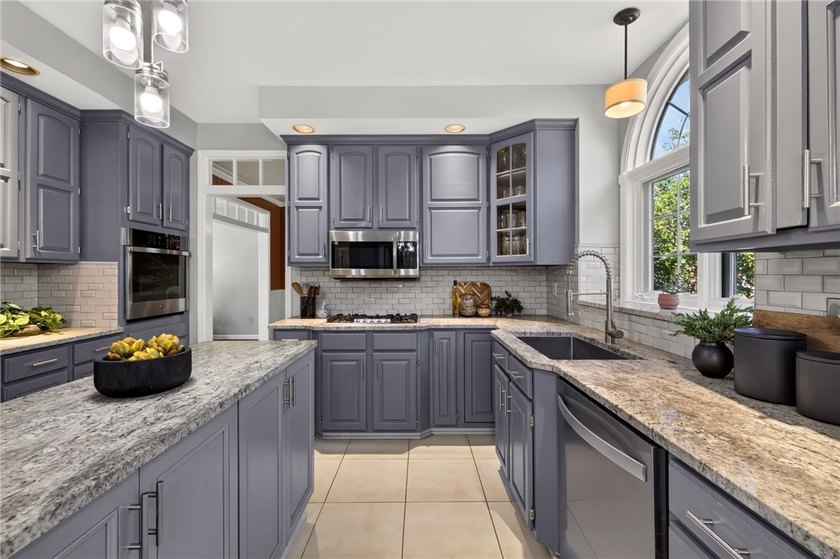 Set on nearly half an acre in a sought-after Penfield - photo 12