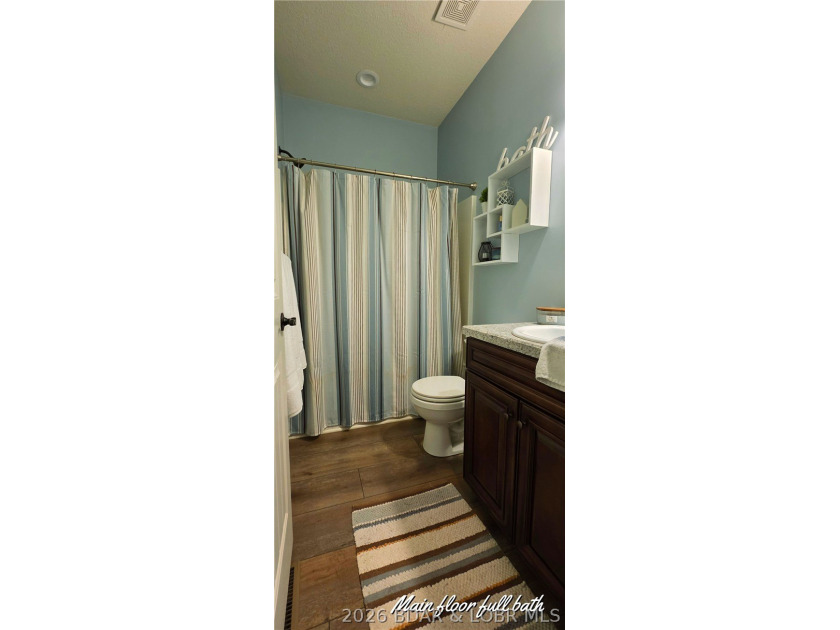 YOUR DREAM HOME IS ON THE MARKET! Stunning 4 bdrm 3 bath home - photo 18