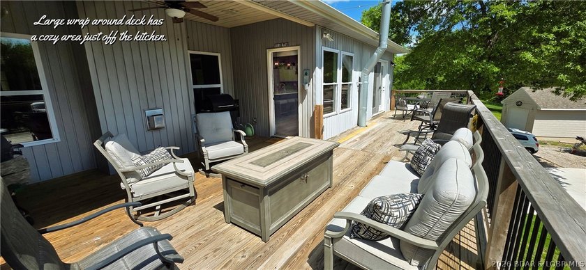 YOUR DREAM HOME IS ON THE MARKET! Stunning 4 bdrm 3 bath home - photo 44