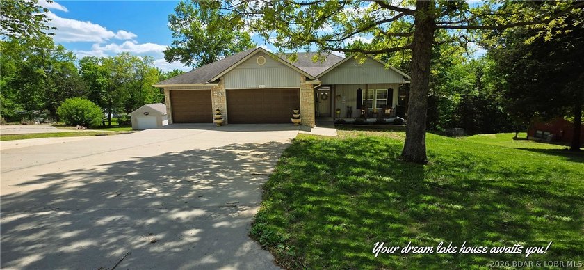 YOUR DREAM HOME IS ON THE MARKET! Stunning 4 bdrm 3 bath home - photo 46