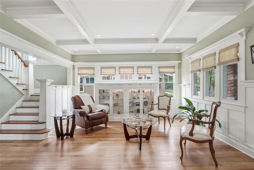 Wonderful cedar shake home and carriage house. 4 bedrooms and 4 - photo 12