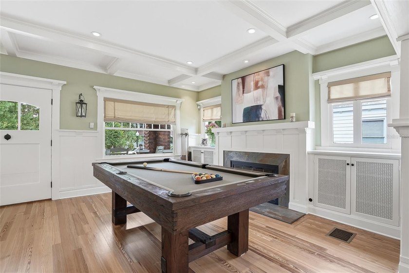 Wonderful cedar shake home and carriage house. 4 bedrooms and 4 - photo 15