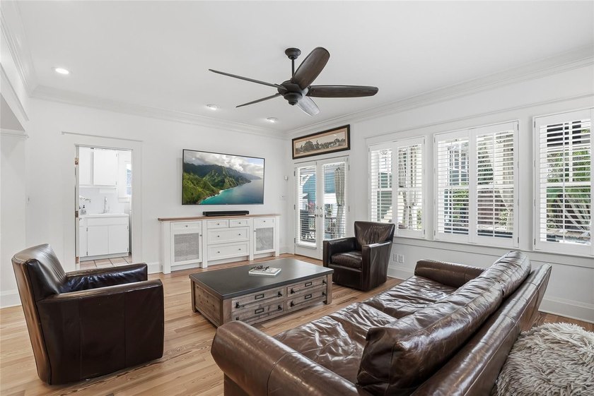 Wonderful cedar shake home and carriage house. 4 bedrooms and 4 - photo 36