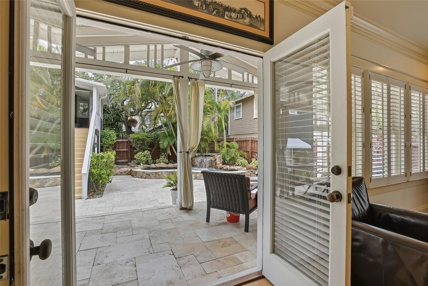 Wonderful cedar shake home and carriage house. 4 bedrooms and 4 - photo 38