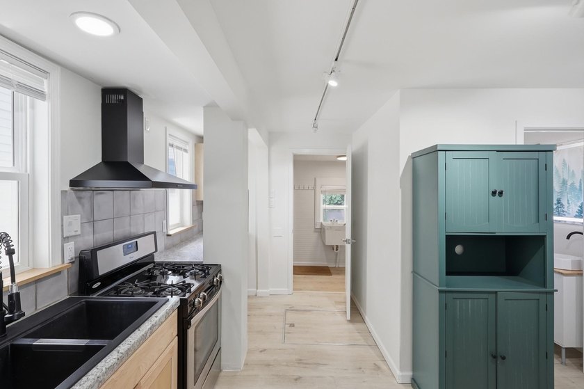 Historic character meets fresh, modern living in this - photo 10