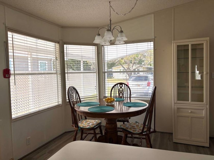 THIS IS ONE YOU DON'T WANT TO MISS!! BEAUTIFULLY UPDATED HOME - photo 18