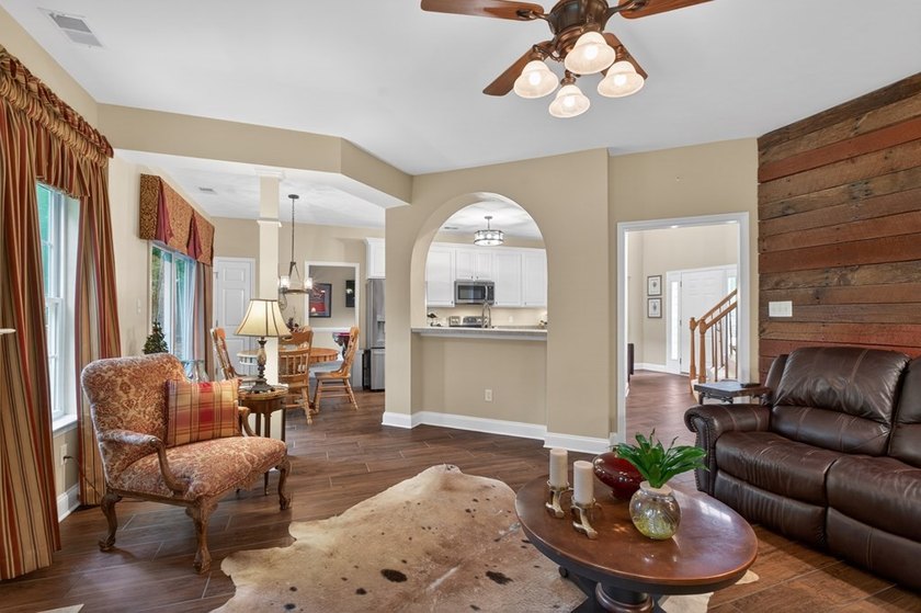 Exceptional value in the Hollies neighborhood at Bay Creek. This - photo 8