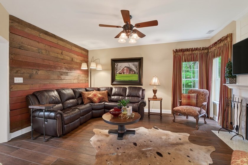 Exceptional value in the Hollies neighborhood at Bay Creek. This - photo 9