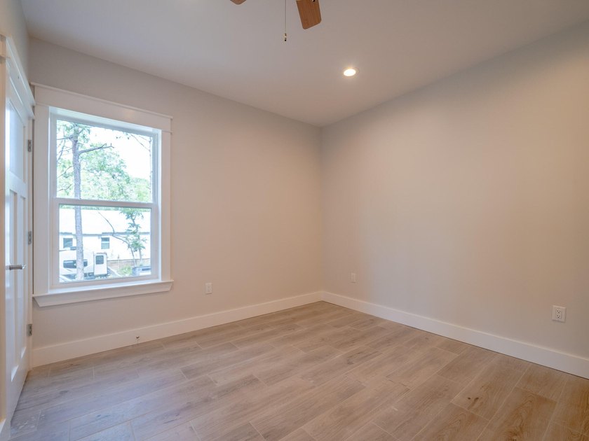116 E George Street presents a newly constructed five bedroom - photo 21