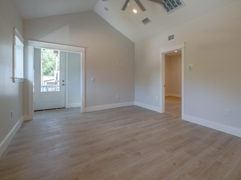 116 E George Street presents a newly constructed five bedroom - photo 25