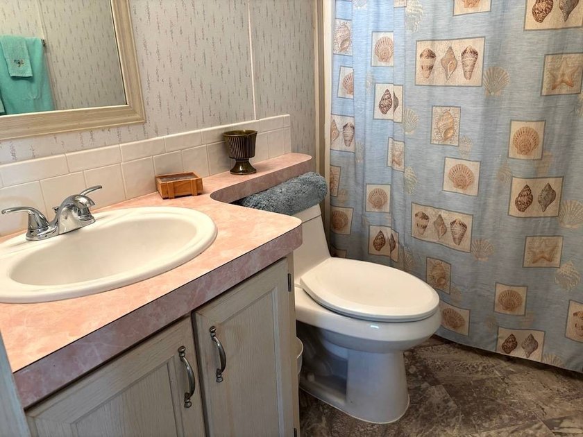 THIS IS ONE YOU DON'T WANT TO MISS!! BEAUTIFULLY UPDATED HOME - photo 26