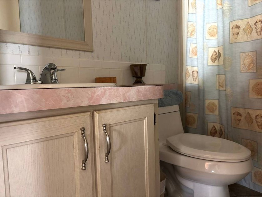 THIS IS ONE YOU DON'T WANT TO MISS!! BEAUTIFULLY UPDATED HOME - photo 27
