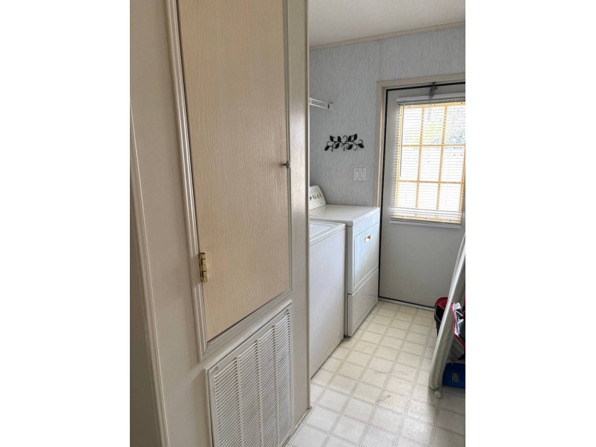 THIS IS ONE YOU DON'T WANT TO MISS!! BEAUTIFULLY UPDATED HOME - photo 41