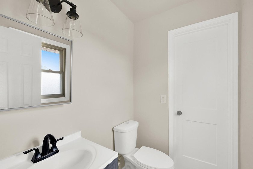 Come see this beautifully updated 3-bedroom, 2.5-bath home - photo 10