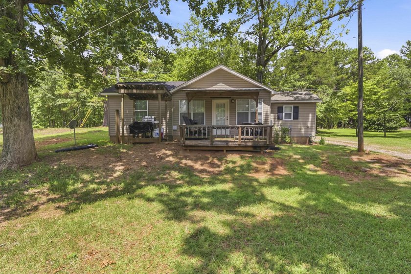 Charming remodeled lakefront cottage on beautiful Lake Sinclair! - photo 2
