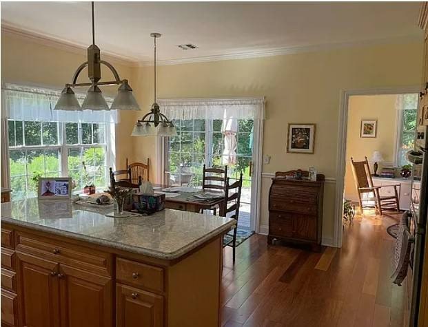 UPDATED DUPLEX-2 STORY--- 4 BEDROOM | 3 BATHROOM-- 1889 SQ. FT | - photo 3