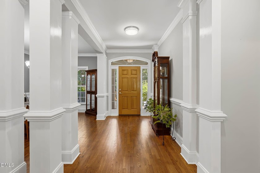Welcome to this charming 4-bedroom, 2.5-bathroom single-family - photo 5