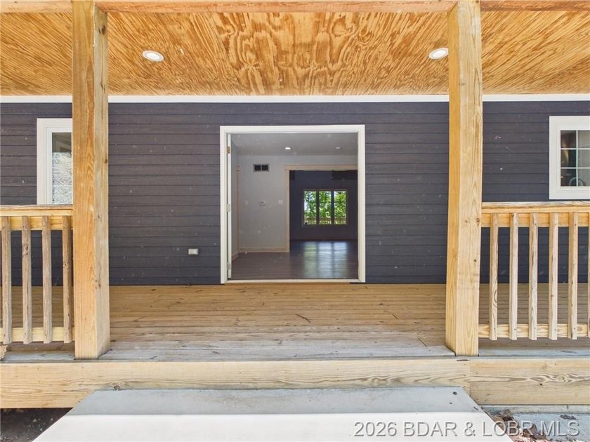MOTIVATED SELLER!! This brand-new custom home sits on 3.05 - photo 14
