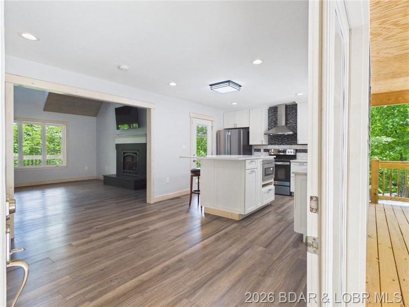 MOTIVATED SELLER!! This brand-new custom home sits on 3.05 - photo 16