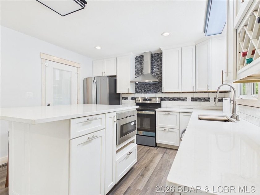 MOTIVATED SELLER!! This brand-new custom home sits on 3.05 - photo 20