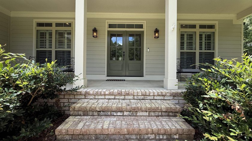 This classically designed home exudes charm and beauty - photo 6