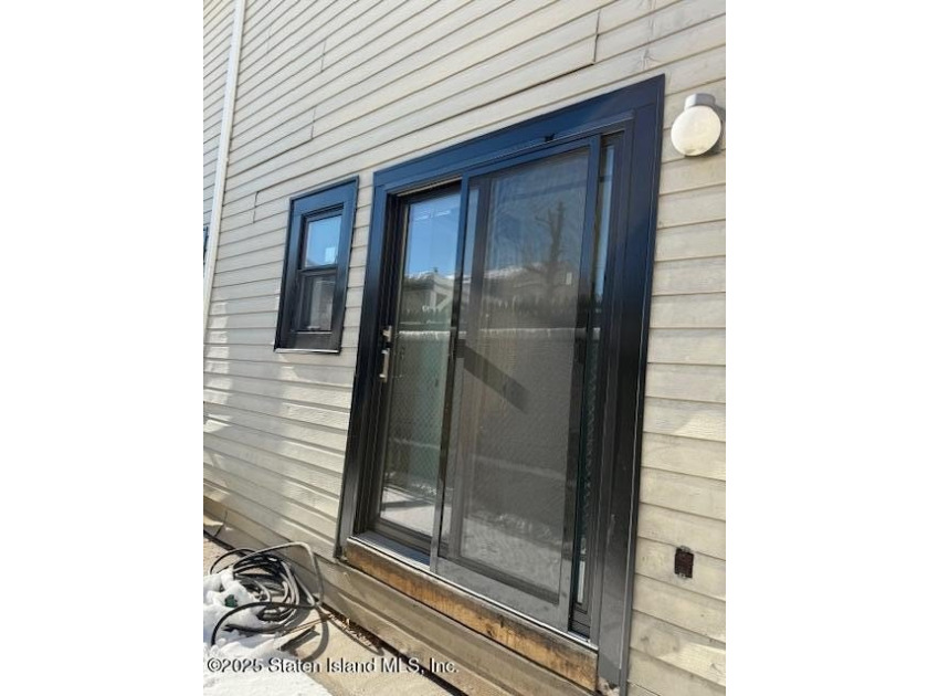 Welcome to 133 Northfield Ave Semi-attached house Bright and - photo 29