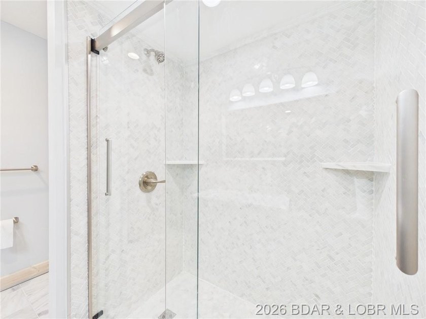 MOTIVATED SELLER!! This brand-new custom home sits on 3.05 - photo 30