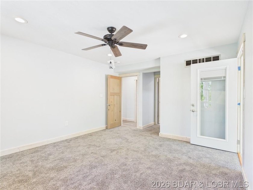 MOTIVATED SELLER!! This brand-new custom home sits on 3.05 - photo 34