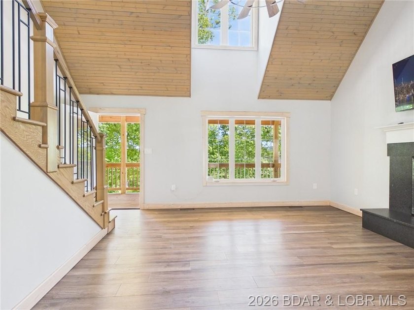 MOTIVATED SELLER!! This brand-new custom home sits on 3.05 - photo 35