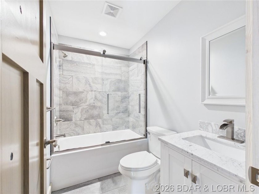 MOTIVATED SELLER!! This brand-new custom home sits on 3.05 - photo 51