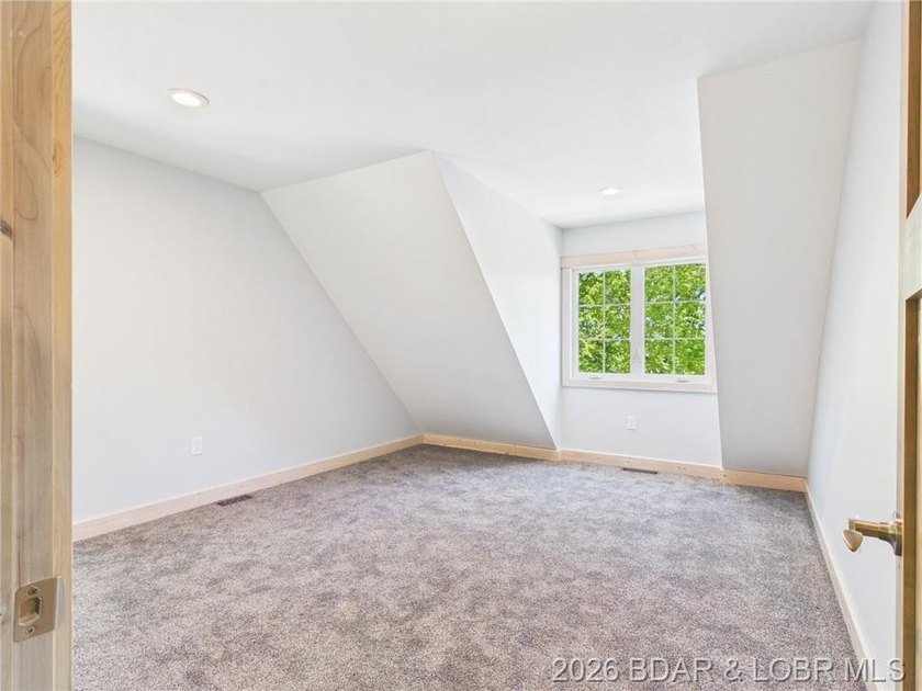 MOTIVATED SELLER!! This brand-new custom home sits on 3.05 - photo 52