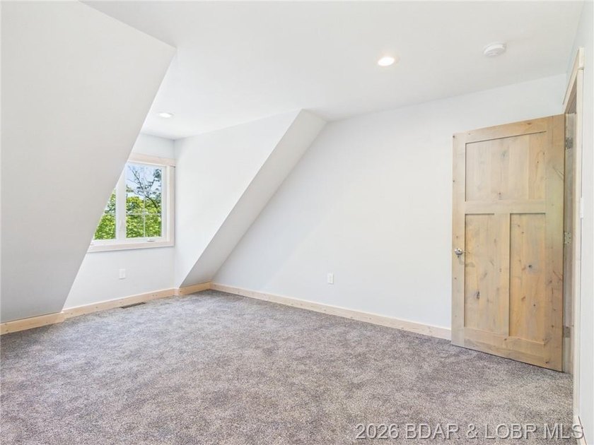 MOTIVATED SELLER!! This brand-new custom home sits on 3.05 - photo 53
