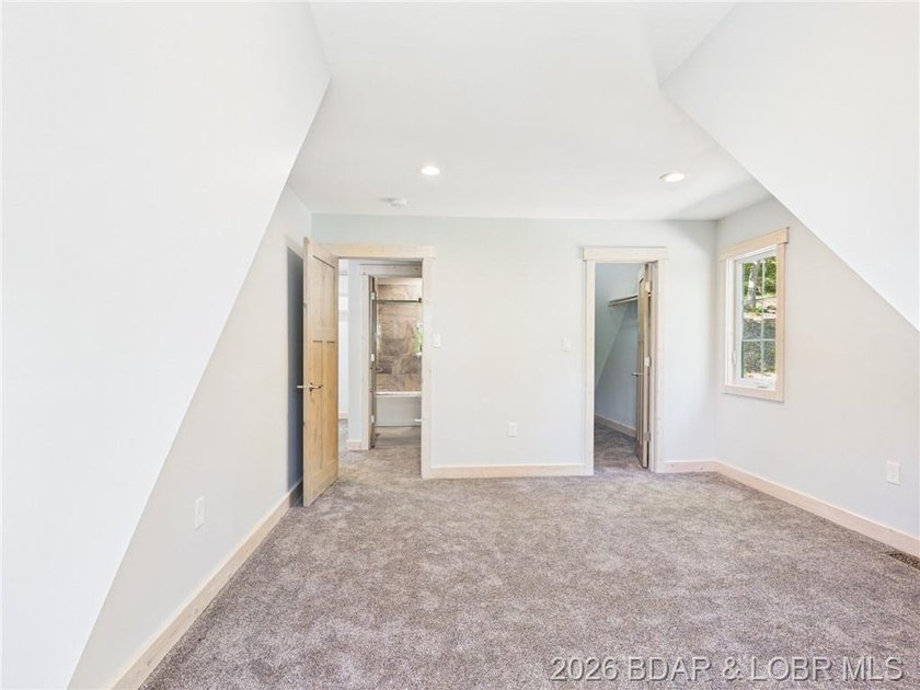 MOTIVATED SELLER!! This brand-new custom home sits on 3.05 - photo 54