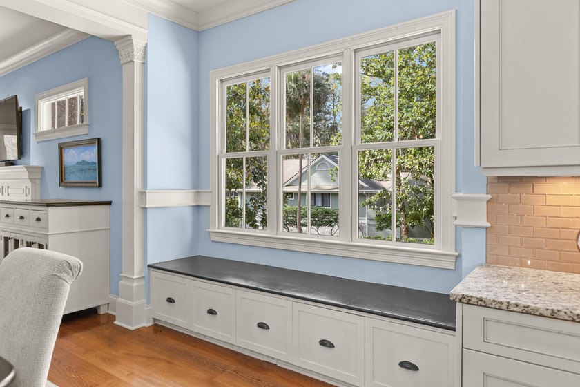 Exceptional materials and meticulous craftsmanship define this - photo 28