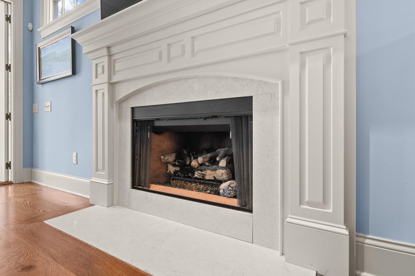 Exceptional materials and meticulous craftsmanship define this - photo 32