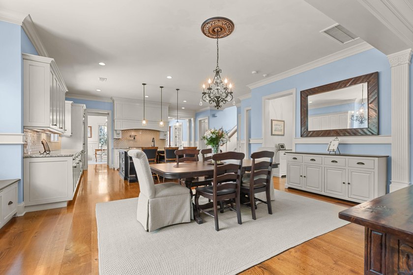 Exceptional materials and meticulous craftsmanship define this - photo 34