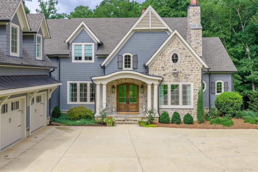 Approximately 7,200 Sq. Ft. | 6 Bedrooms | 5 Full Baths | 2 Half - photo 4