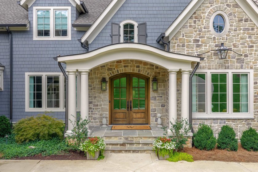 Approximately 7,200 Sq. Ft. | 6 Bedrooms | 5 Full Baths | 2 Half - photo 5