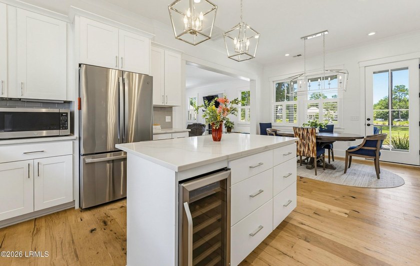Built in 2021 by Artisan Custom Homes, this beautiful 3-bedroom - photo 19