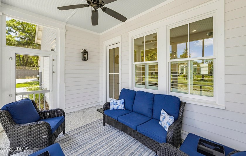 Built in 2021 by Artisan Custom Homes, this beautiful 3-bedroom - photo 24